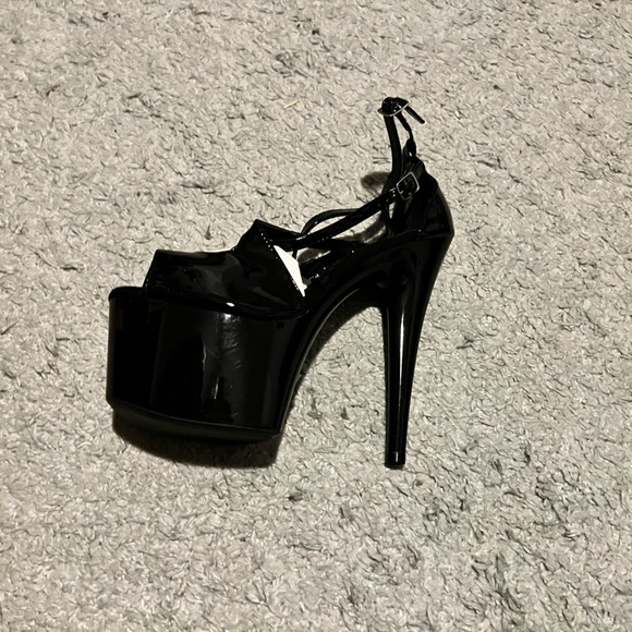 Ellie Platform heels Size 11 - Picture 5 of 12